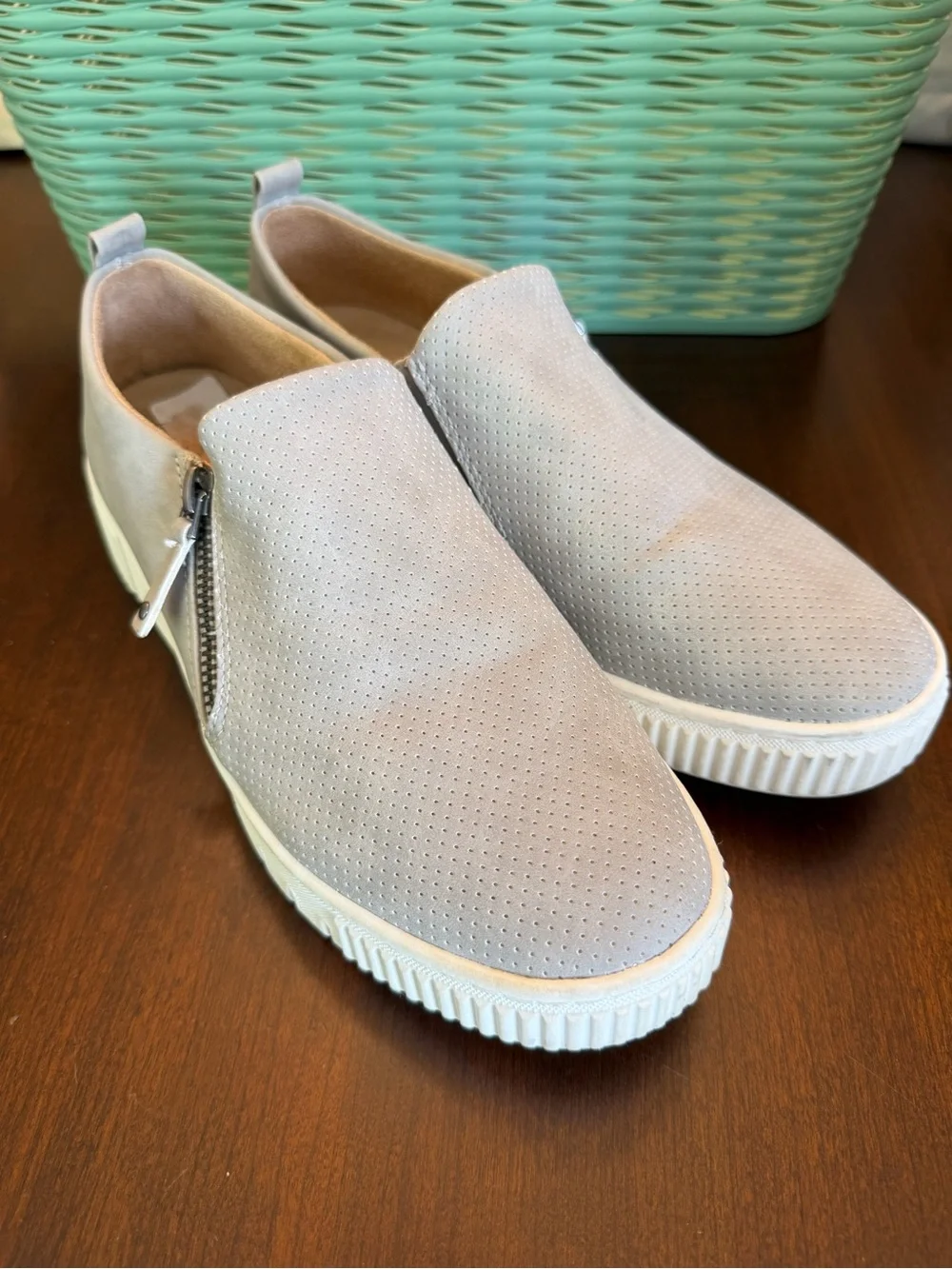 SOUL Naturalizer Turner Sneakers SZ 8 Color Stone Faux Leather